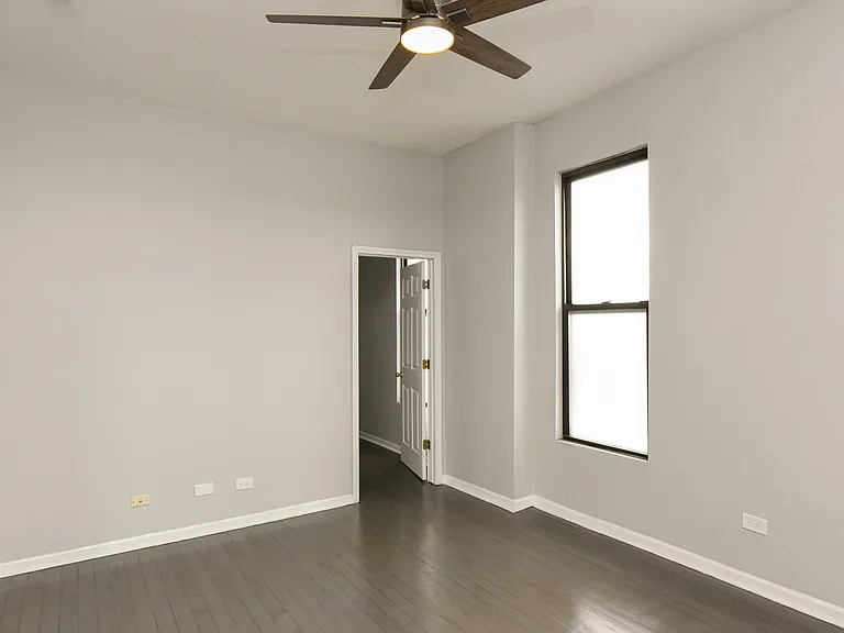 1924 S Loomis St #2R — Photo 2