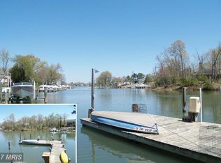 4111 Waterview Dr, Edgewater, MD 21037
