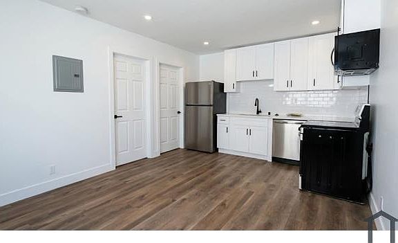 4th image of 432 W Regent St #L