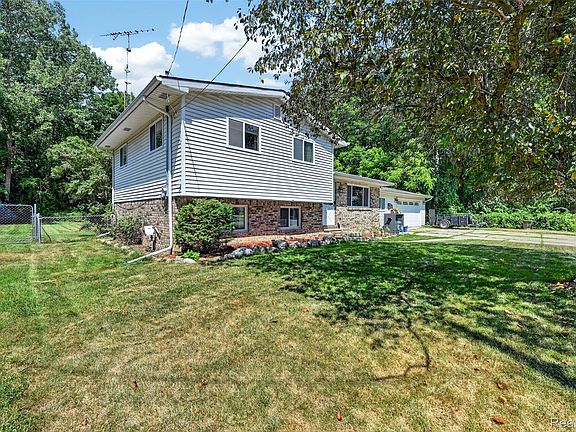 3rd image of 4290 Sulgrave Dr