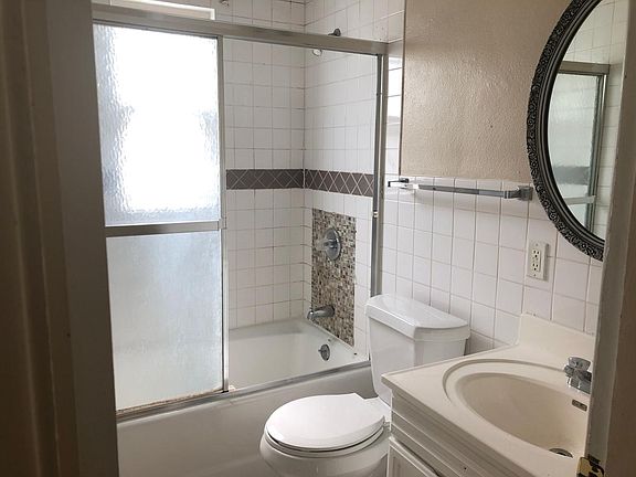 5th image of 128 Elkan Ave