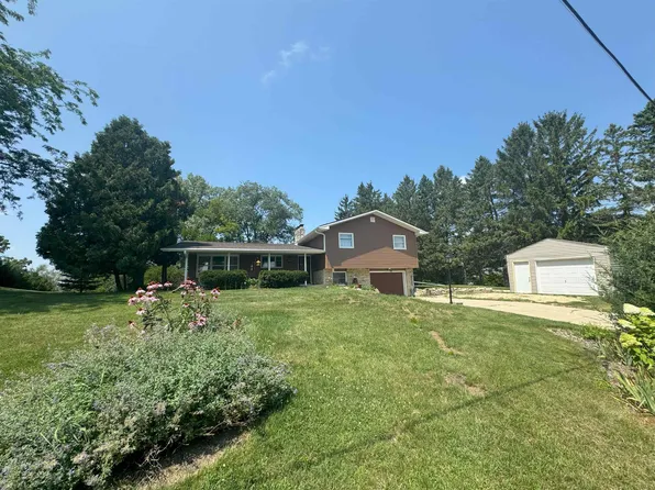 N7175 Eagle Hill Rd, Horicon, WI 53032