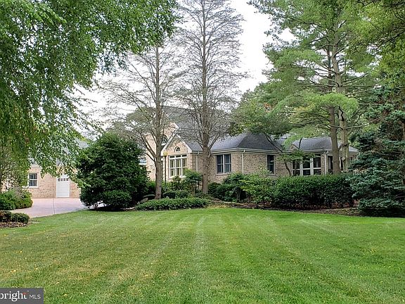 3rd image of 331 Wye Harbor Dr