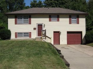 1308 High Grove Rd, Grandview, MO 64030