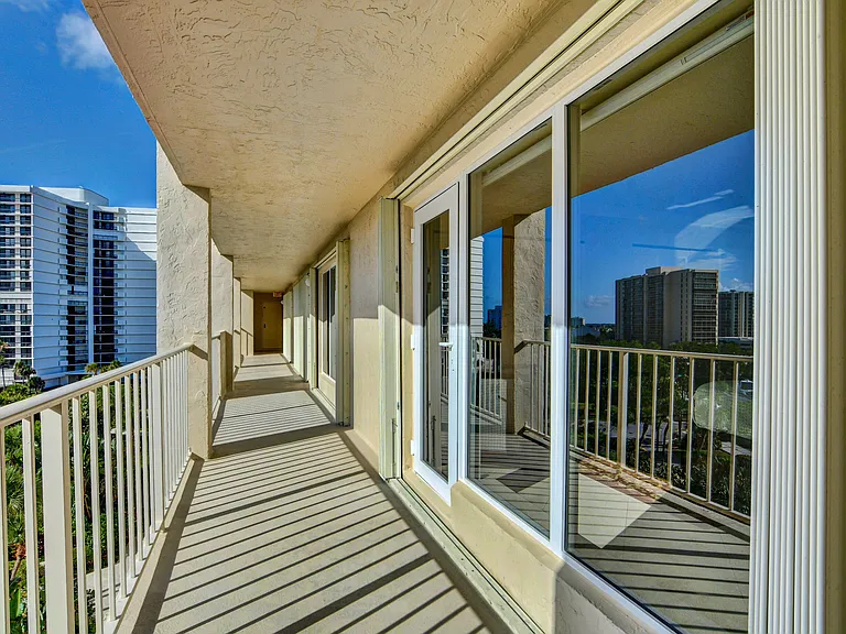4301 N Ocean Blvd #607 — Photo 45