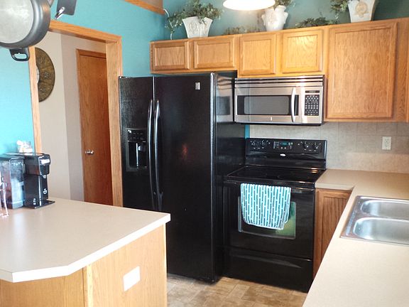 All Appliances Stay W/ House