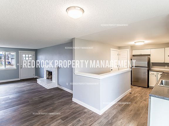 5th image of 15313 E Broadway Ave