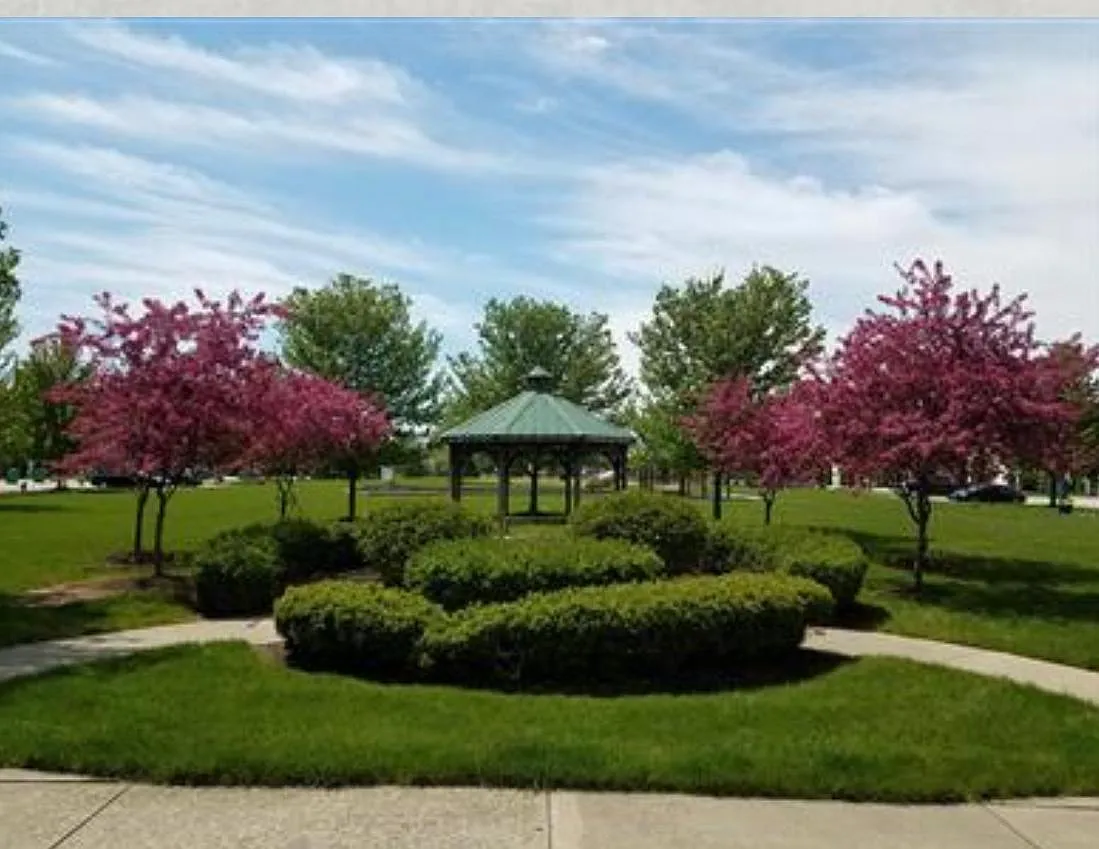 2 bed, 2.5 bath, 1350 sqft, $1,799 — Photo 4