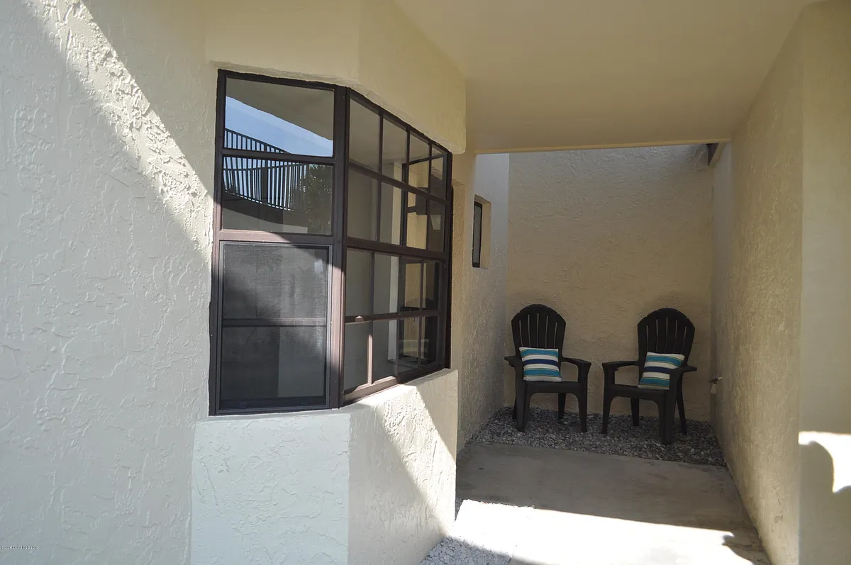 Building Photo - 165 Seawind Dr #18