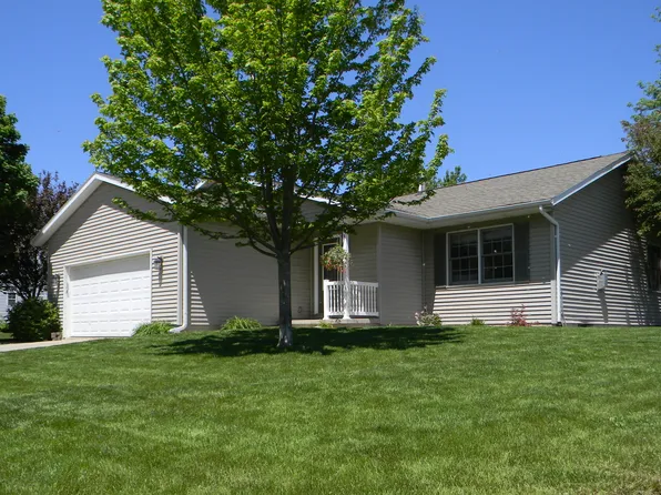 301 Ceilo View St, Colfax, IL 61728