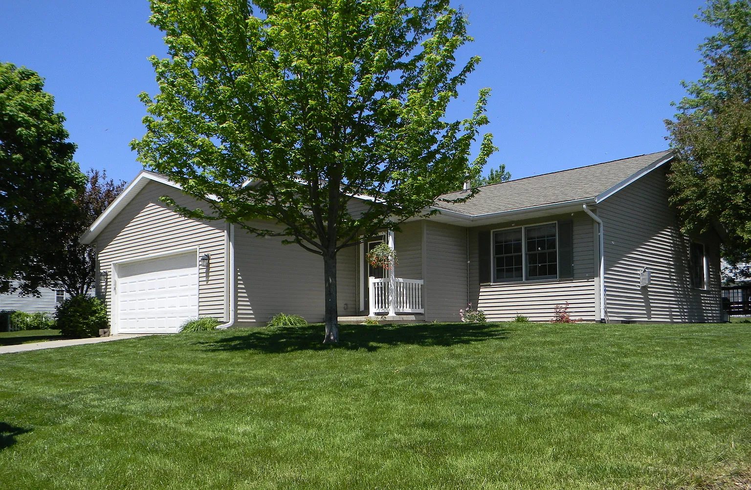 301 Ceilo View St photo 1