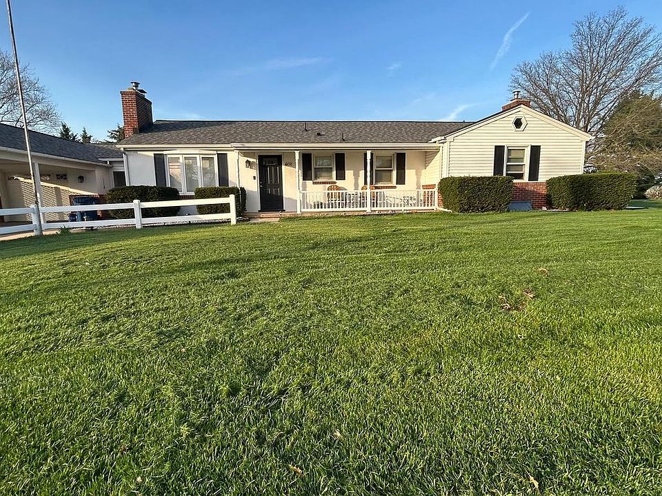 1st image of 438 Hook Rd