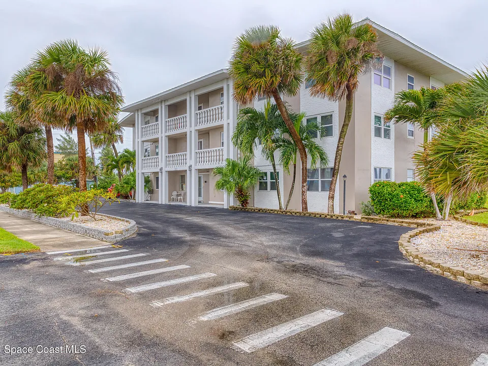 1273 Jimmy Buffett Memorial Hwy #211