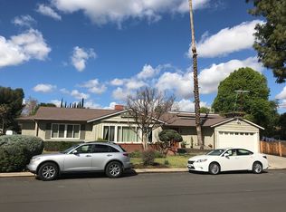 22701 Berdon St, Woodland Hills, CA 91367