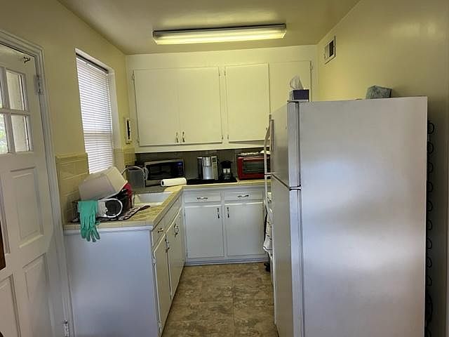 1st image of 633 E College Ave #639