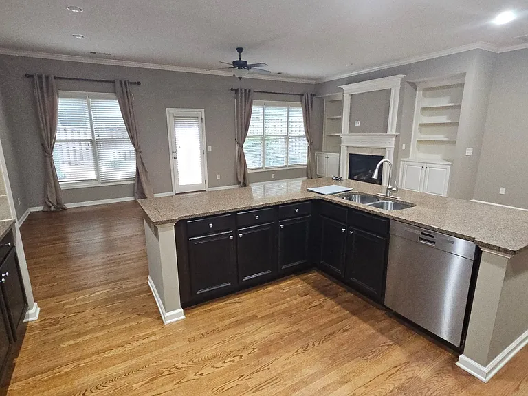 1035 Constitution Way — Photo 5