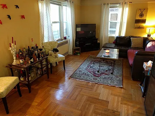Rented by Chartwell Forest Hills Realty | media 27