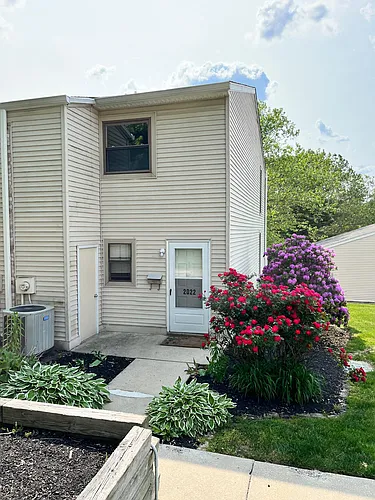 2022 Valley Dr Photo 1