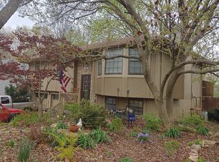 109 NW 80th St, Gladstone, MO 64118