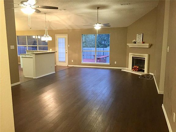 4th image of 1606 Prescott Dr