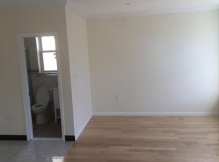 7131 67th St #2F, Ridgewood, NY 11385