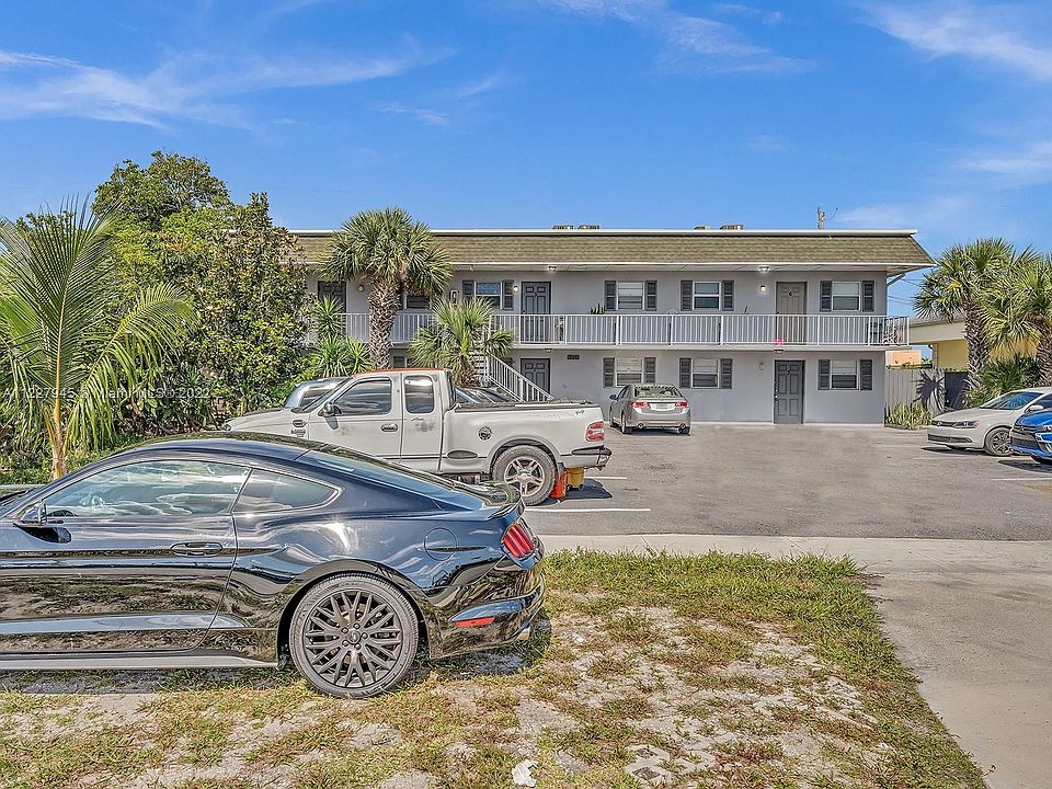 1st image of 511 W Kalmia Dr #16