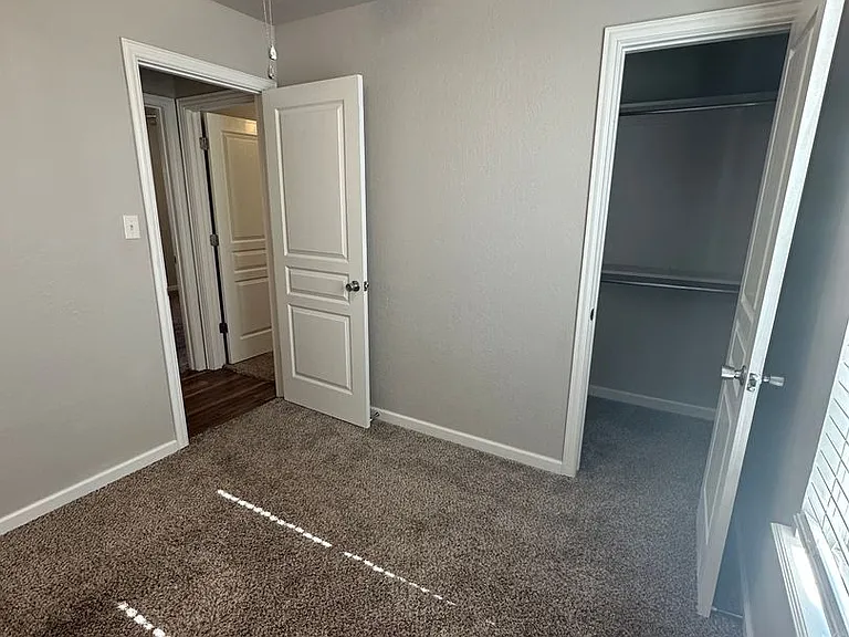 725 Peregrine Dr — Photo 11