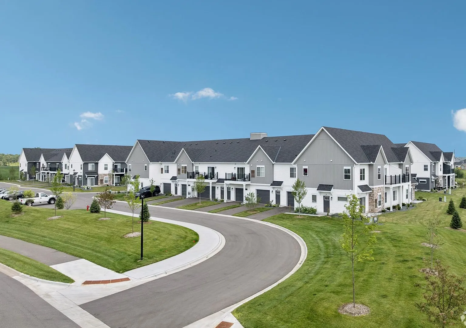 Oneka Fields Townhomes (A) — Photo 1