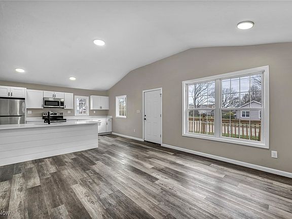 5th image of 3242 Eagle Ave