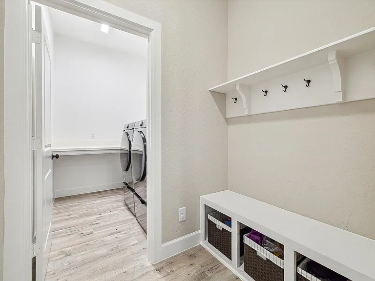 11718 Lost Maples Springs Dr — Photo 18