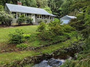 237 Pinewood Trl, Trumbull, CT 06611