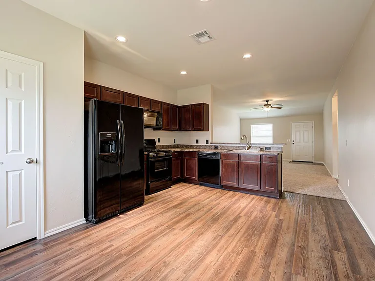 11705 NW 133rd St — Photo 15