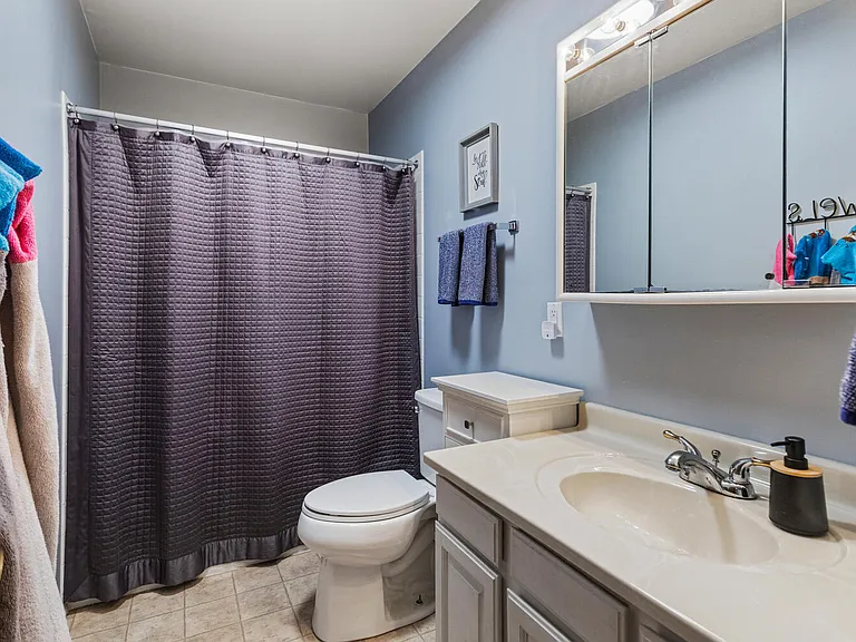 2406 Southwood Dr — Photo 10