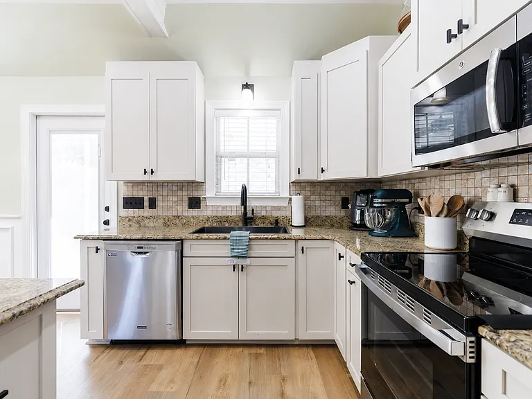 901 Sugarberry Dr — Photo 10