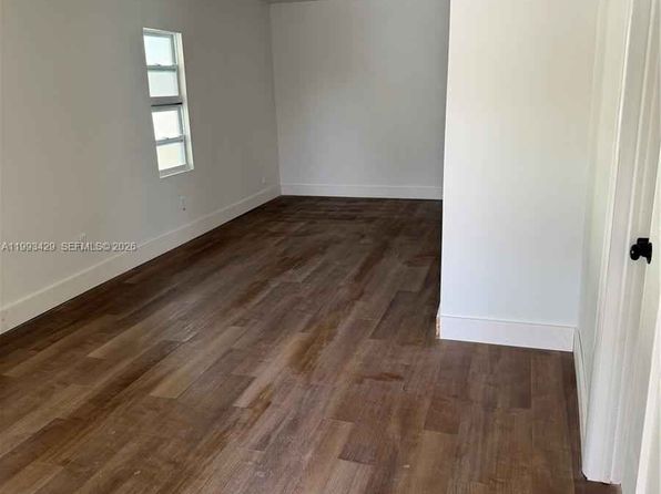 1858 NW 69th Ter
