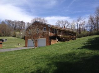 1022 Opal Ln, Blacksburg, VA 24060