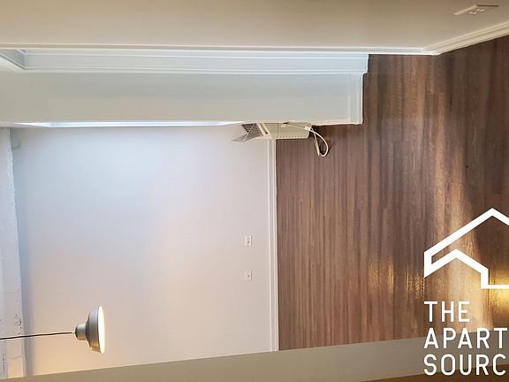 2nd image of 5717 N Winthrop Ave #612