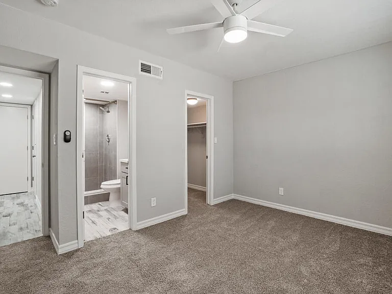 12115 Royal Woods Dr — Photo 17