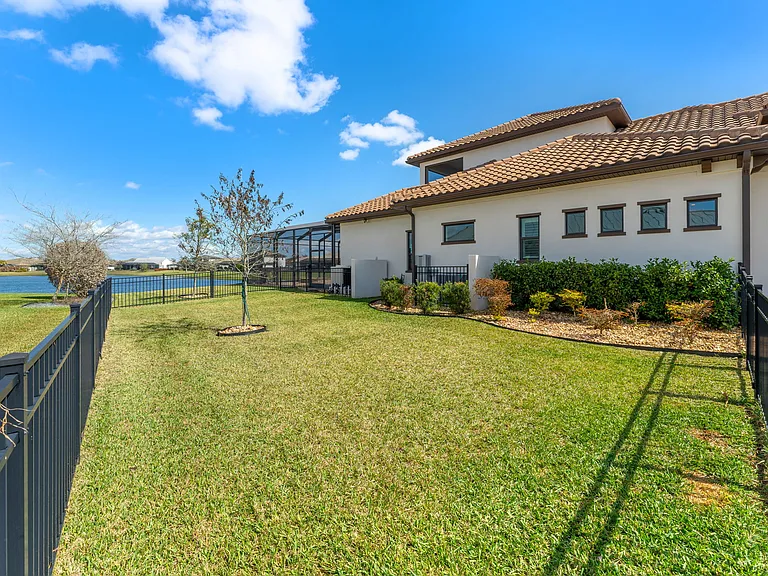 3638 Lake Adelaide Pl — Photo 47
