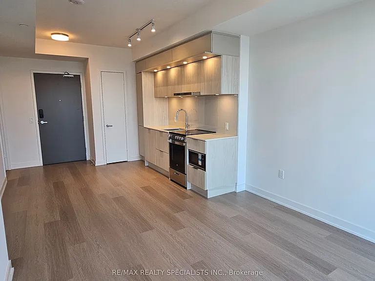 448 Burnhamthorpe Rd W #3810 — Photo 4