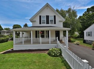 51 Oak St, Wakefield, MA 01880