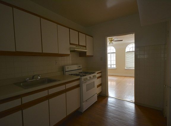 3rd image of 2556 W Fitch Ave APT 1