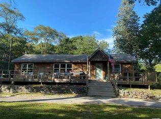 200 Forge Rd, Calverton, NY 11933