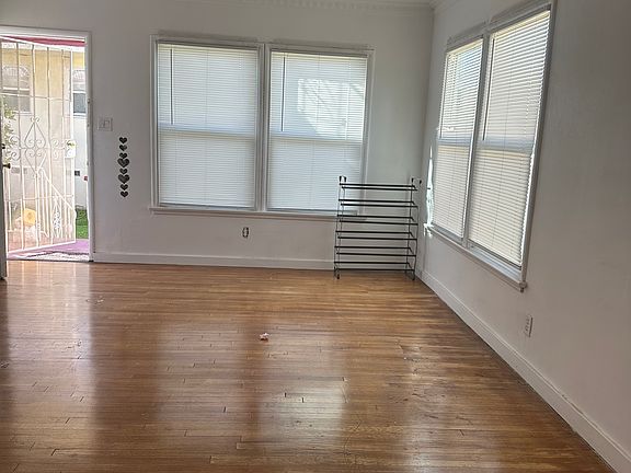 3rd image of 1229 S Fairfax Ave #3