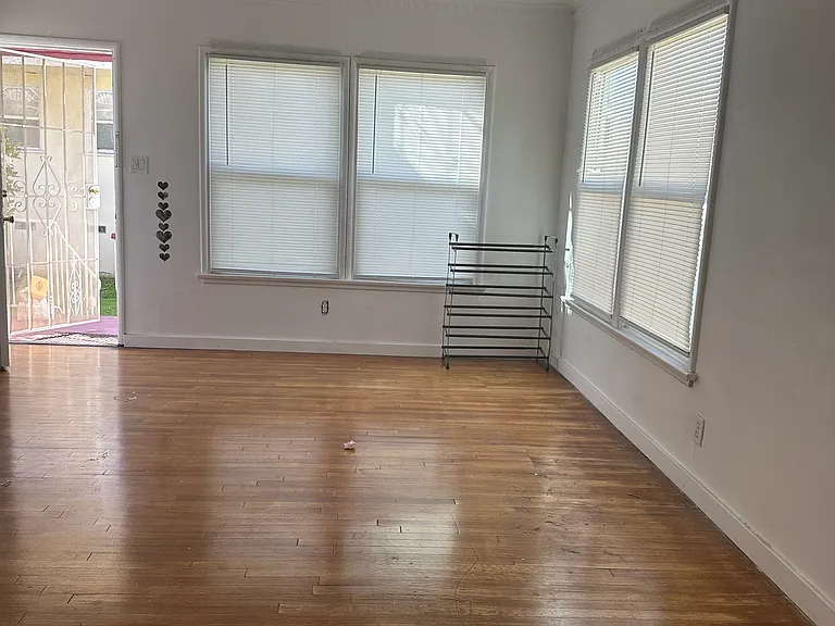 1229 S Fairfax Ave #3 — Photo 3