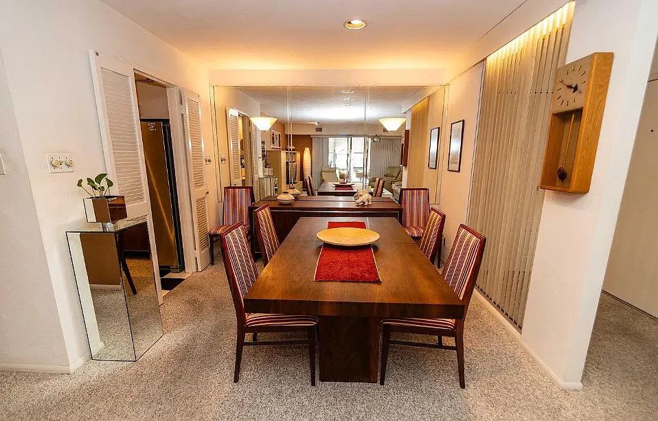 2 bed, 900 sqft, $880 — Photo 2