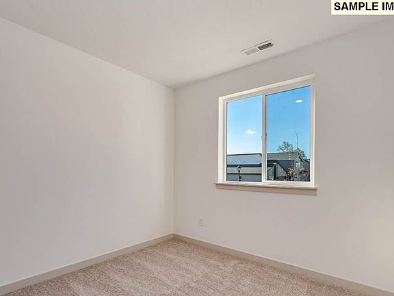 3rd image of 1302 W Bolen St