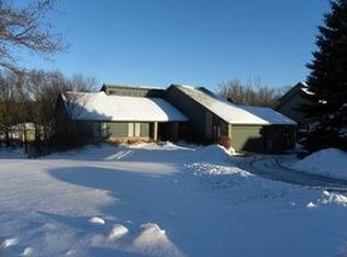 6526 Deer Ridge Dr, Clarkston, MI 48348