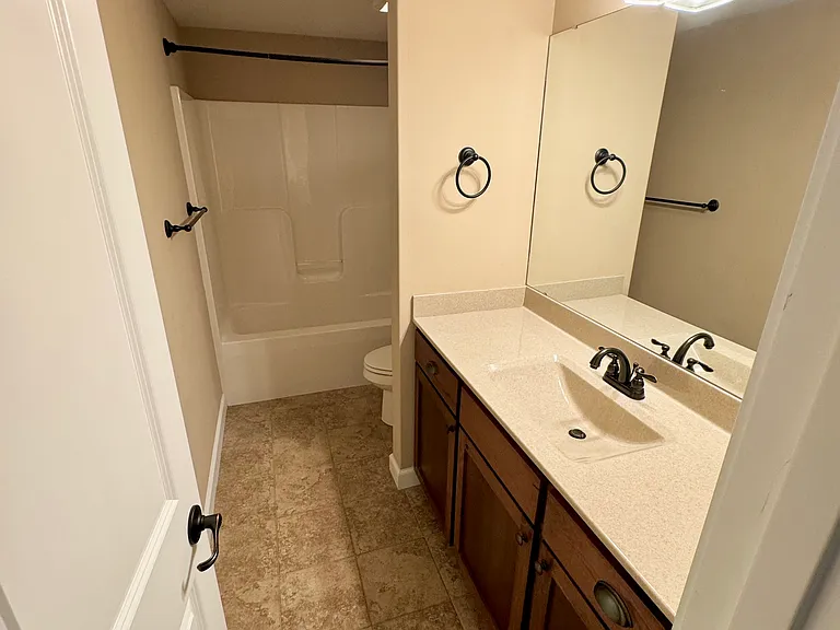 916 Diamondhead Dr — Photo 17