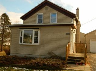 403 Francis Ave, Cascade, WI 53011